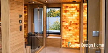 Sauna s podsvietenou soľnou stenou Sauna s podsvietenou soľnou stenou